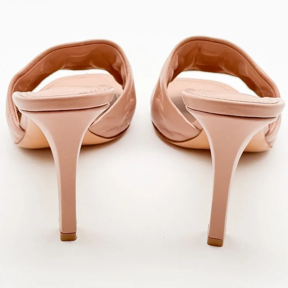 Louis Vuitton Revival Mule Heel Sandals Beige
Monogram Embossed Leather EU 38 - Picture 5 of 14